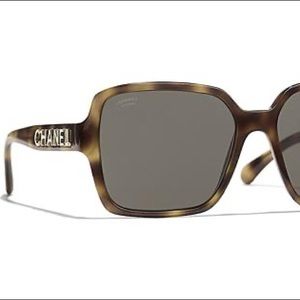 CHANEL Polarized Square Sunglasses